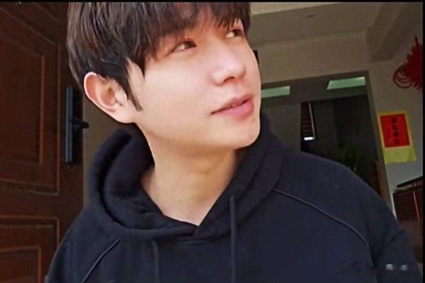 手机股票配资 童锦程对1.3亿违约金产生质疑: 你们市值30多亿, 能给我投入1.3亿