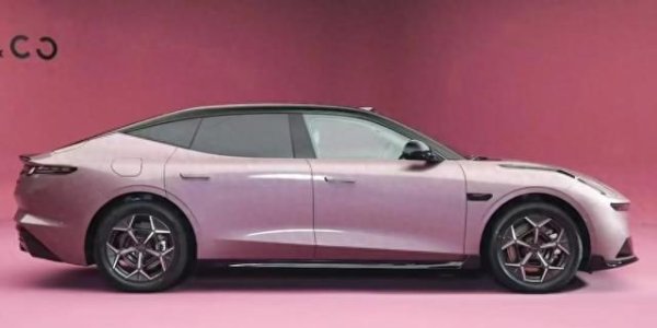 配资炒股公司平台 谁说豪车高配才给四驱？领克 10 EM-P 首秀改写混动价值法则